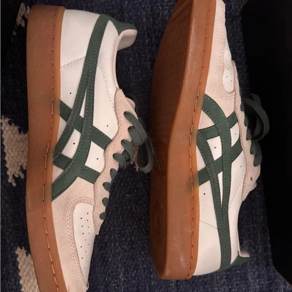 Onitsuka Tiger GSM sneakers in Cream and Hiking Green - Picture 4 of 8